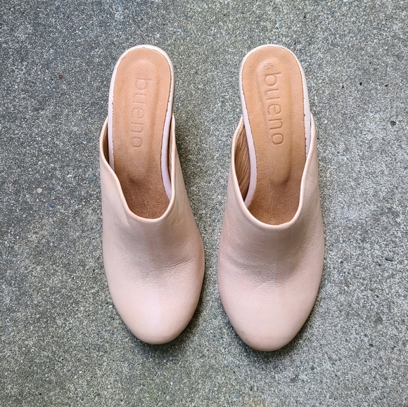 Bueno handcrafted nude leather wood heel mules - Picture 3 of 5